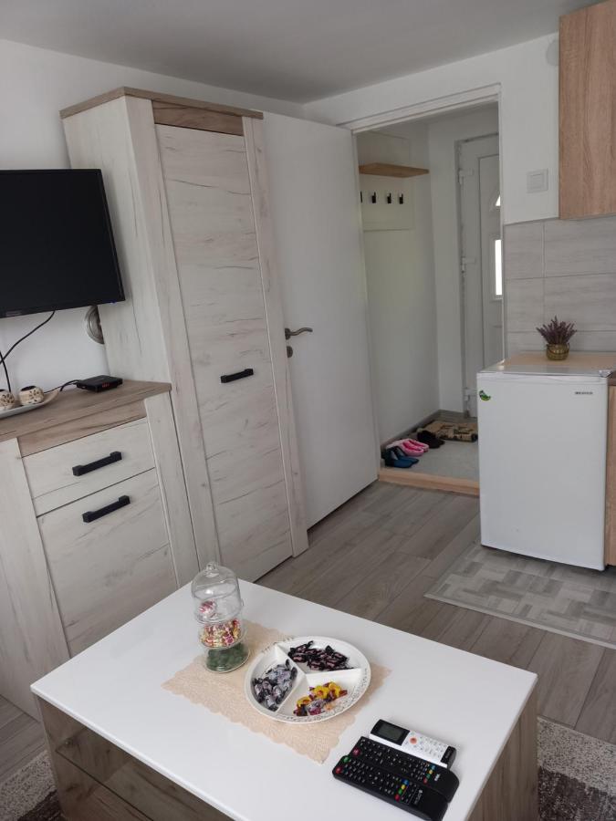 Appartement Mala Kuca à Foca Extérieur photo