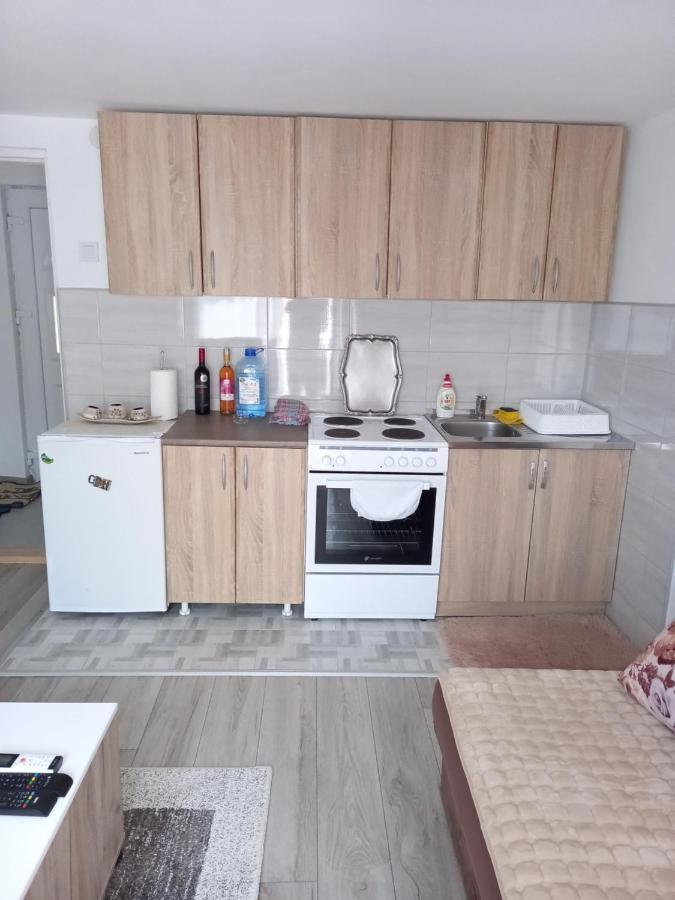 Appartement Mala Kuca à Foca Extérieur photo