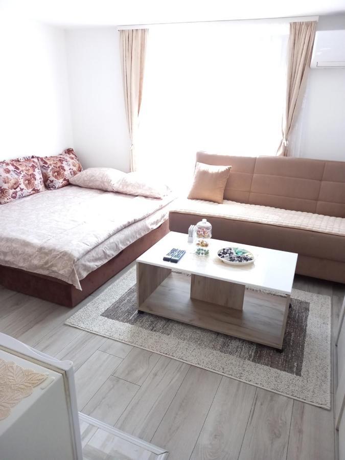 Appartement Mala Kuca à Foca Extérieur photo
